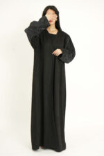 ⁦عباية بدقات بكم مفصول جاكار مشجره بالأسود⁩ - الصورة ⁦5⁩