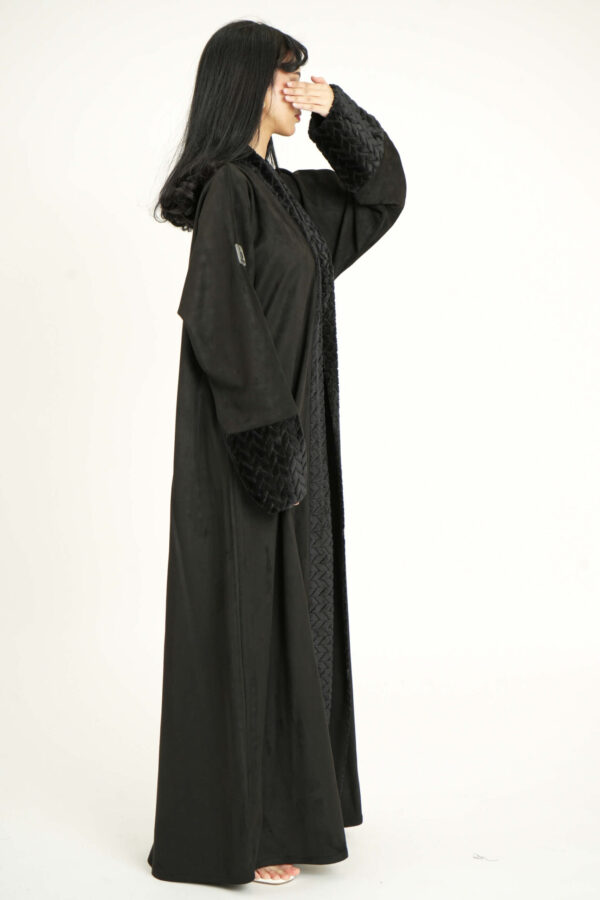 ⁦عباية شامواه بأطراف فروه شتوية⁩ - الصورة ⁦7⁩