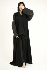 عباية بدقات بكم مفصول مشجره بالأسود و نحاسي