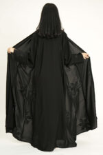 ⁦عباية بلاك مطرزه بدقات ورود من الاطراف⁩ - الصورة ⁦6⁩