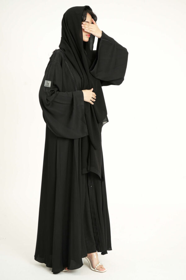 ⁦عباية سوداء كلوش نواعم بدقه كلفه مندمجة بسكره⁩ - الصورة ⁦7⁩