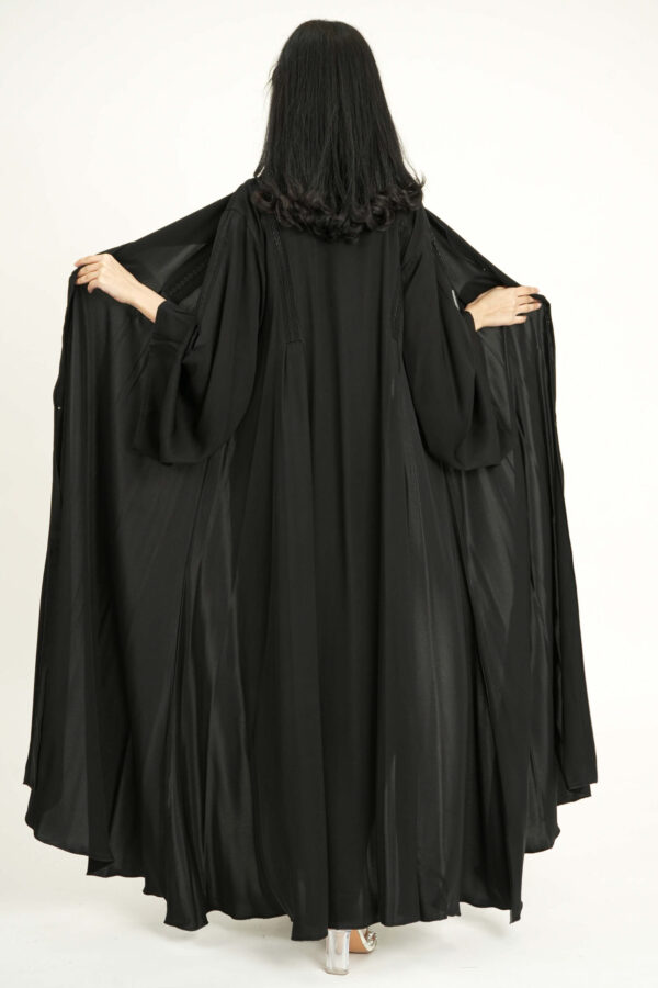 ⁦عباية سوداء كلوش نواعم بدقه كلفه مندمجة بسكره⁩ - الصورة ⁦4⁩