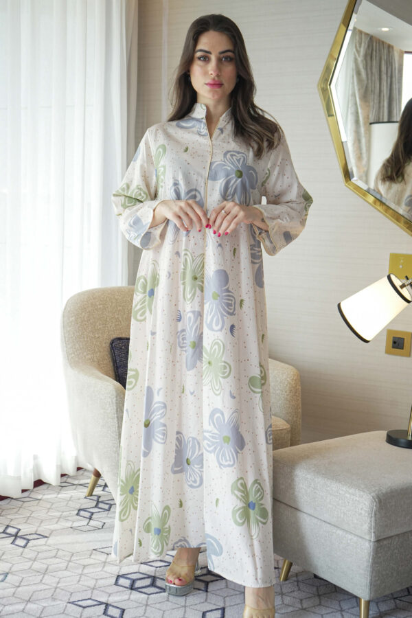 ⁦جلابيه سماوي بلياقه مشجره وروده (7)⁩ - الصورة ⁦2⁩