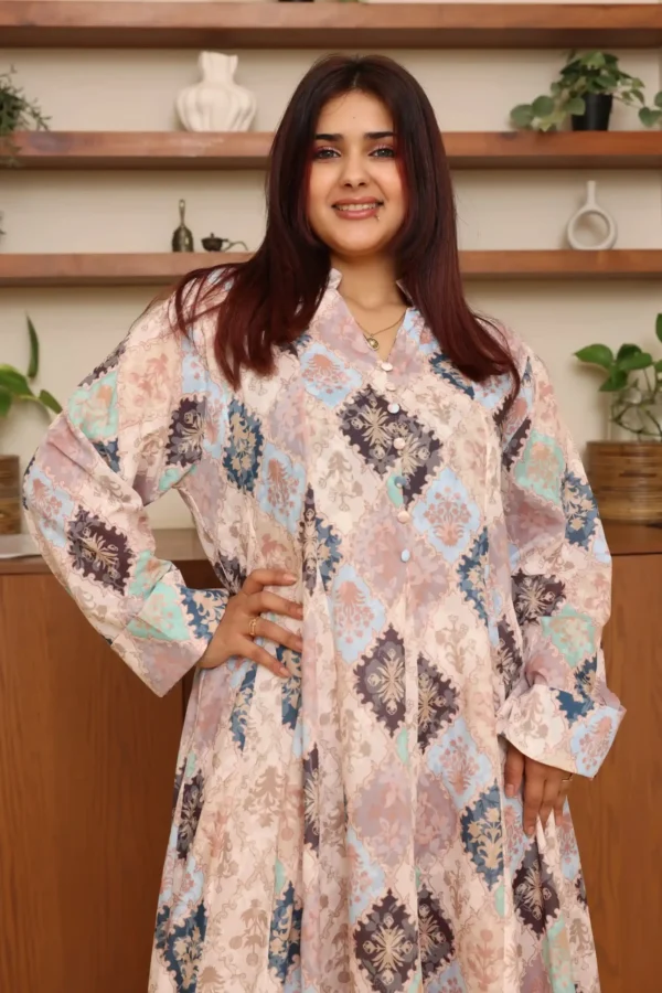 ⁦جلابية سماوى مزينه بدقات زرار من امام⁩ - الصورة ⁦4⁩