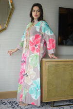 ⁦جلابيه بني خليجيه بلياقه و شك ذهبي من امام⁩ - الصورة ⁦6⁩