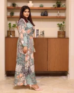 ⁦جلابية اخضر مزينه بدقات زرار كامل من امام⁩ - الصورة ⁦7⁩