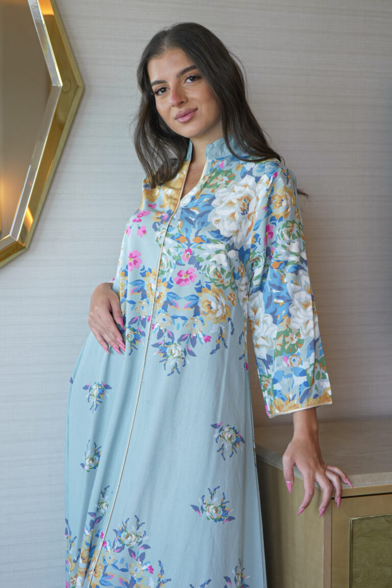 ⁦جلابيه سماوي قطن بلياقه مشجره كامل بورود مرسومه (7)⁩ - الصورة ⁦1⁩