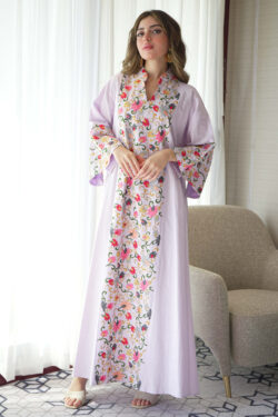 جلابيه موف خليجيه بلياقه مطرزه بورود ملونه من امام و خلف