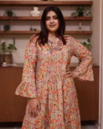 ⁦جلابيه خربزي خليجيه مطرزه بورود ملونه من امام و خلف⁩ - الصورة ⁦2⁩