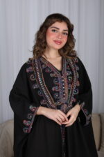 ⁦جلابية اسود ملكي قطعتين بتطريز دقات ملونة من الأمام و اكمام⁩ - الصورة ⁦3⁩