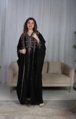 ⁦جلابية اسود ملكي قطعتين بتطريز دقات ملونة من الأمام و اكمام⁩ - الصورة ⁦12⁩