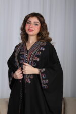 ⁦جلابية اسود ملكي قطعتين بتطريز دقات ملونة من الأمام و اكمام⁩ - الصورة ⁦7⁩