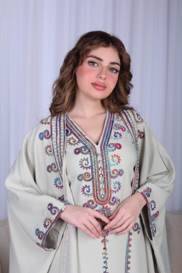 ⁦جلابية تيفاني ملكي قطعتين بتطريز دقات ملونة من الأمام و اكمام⁩ - الصورة ⁦16⁩