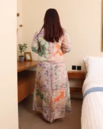 ⁦جلابية ملونة خربزي مزينه بزرار من امام و فصوص⁩ - الصورة ⁦4⁩