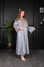 ⁦جلابية سماوي بتطريز دقات ملونة من الأمام و قماش لفتة⁩ - الصورة ⁦4⁩