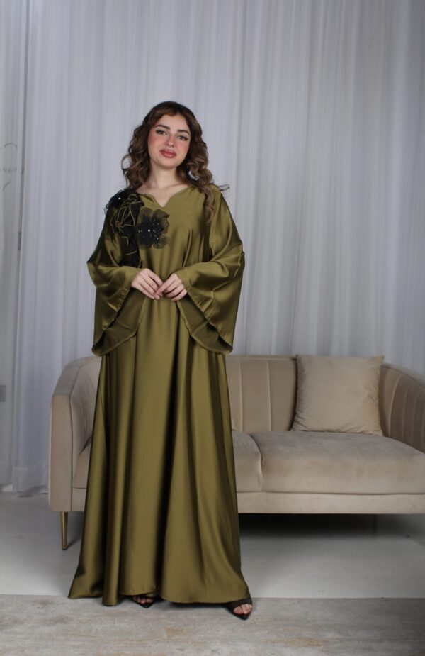 ⁦فستان مطرزة بوردة فخمة وأنيقة زيتي⁩ - الصورة ⁦13⁩