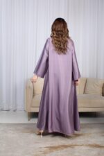 ⁦جلابية موف وترتر ذهبي خليجيه بياقة و شك⁩ - الصورة ⁦4⁩