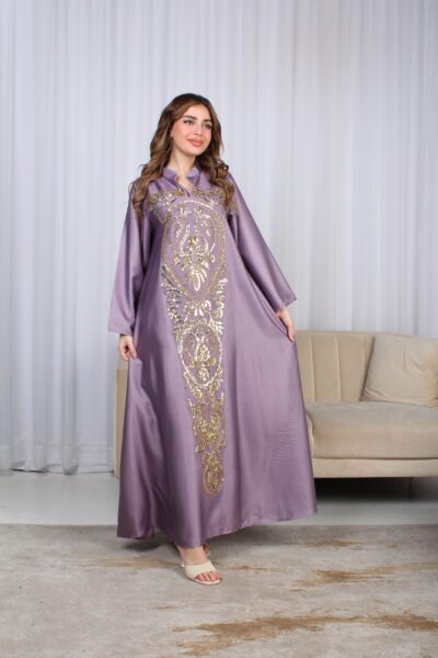 ⁦جلابية موف وترتر ذهبي خليجيه بياقة و شك⁩ - الصورة ⁦3⁩