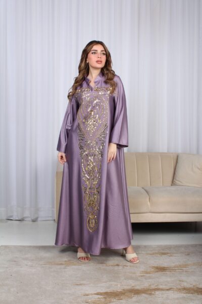 ⁦جلابية موف وترتر ذهبي خليجيه بياقة و شك⁩ - الصورة ⁦7⁩