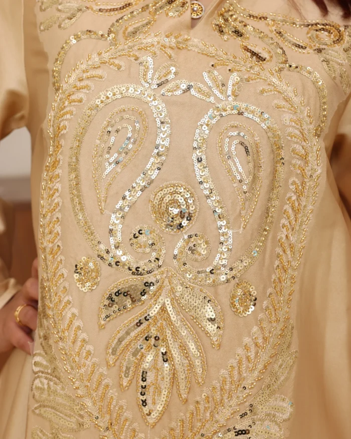 ⁦جلابية ذهبي وترتر ذهبي خليجيه بياقة و شك⁩ - الصورة ⁦2⁩