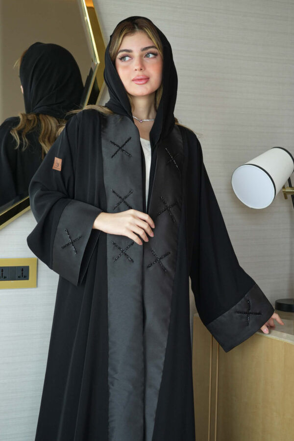⁦عباية حلا بليزر مندمج مع جاكار اسود و شك محدد⁩ - الصورة ⁦2⁩