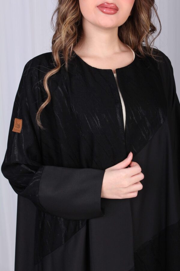 ⁦عباية فاخرة بتصميم راقٍ يجمع بين الأناقة والتميز⁩ - الصورة ⁦12⁩