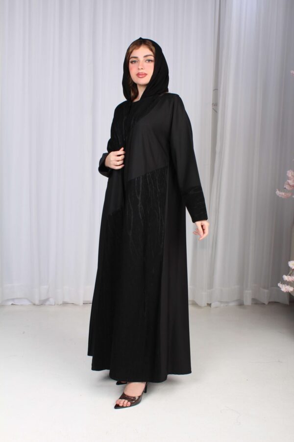 ⁦عباية فاخرة بتصميم راقٍ يجمع بين الأناقة والتميز⁩ - الصورة ⁦8⁩