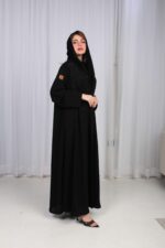 ⁦عباية تيجان ملكية بشك أسود⁩ - الصورة ⁦6⁩