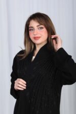 ⁦عباية تيجان ملكية بشك أسود⁩ - الصورة ⁦2⁩