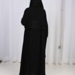عباية فريده بشك اسود مخفي