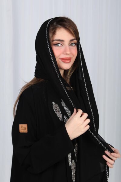 ⁦عباية فلري بشك وخرز الأبيض⁩ - الصورة ⁦4⁩