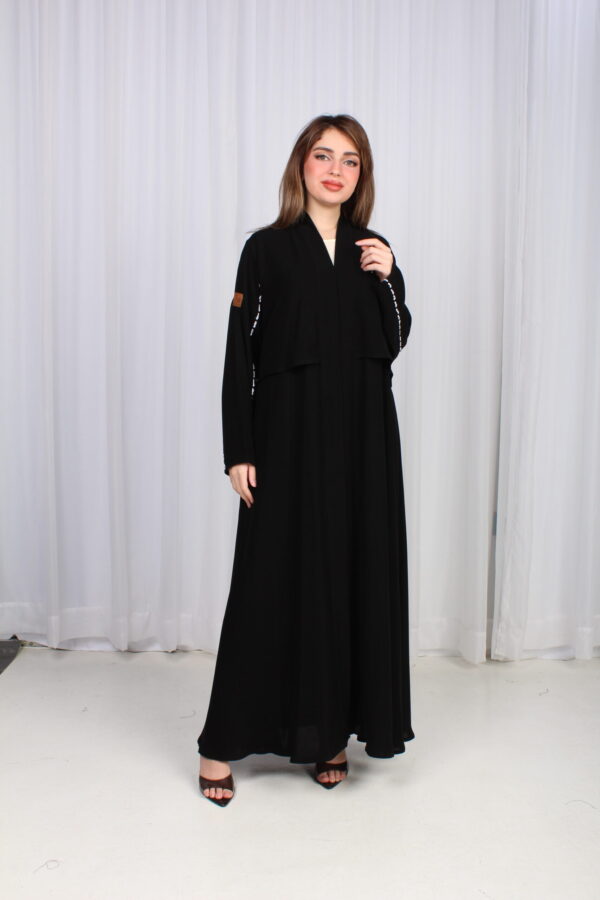 ⁦عباية بشك رمادي خلفي محدد من الاكتاف بشكل مخفي⁩ - الصورة ⁦3⁩