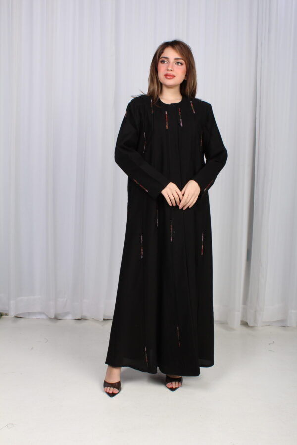 ⁦عباية كتف سلطانه محددة بدقات ملونه مميزة⁩ - الصورة ⁦7⁩