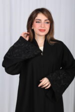 ⁦عباية الوشاح محدد بخط أسود في الأكمام بشك و تطريز أسود⁩ - الصورة ⁦11⁩