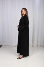 ⁦عباية الوشاح محدد بخط أسود في الأكمام بشك و تطريز أسود⁩ - الصورة ⁦5⁩