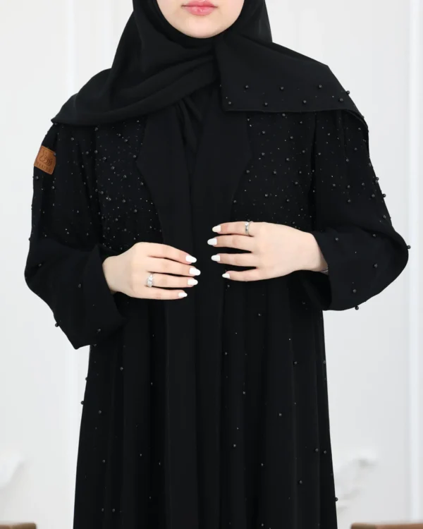 ⁦عباية لوسين باللؤلؤ الأسود⁩ - الصورة ⁦2⁩