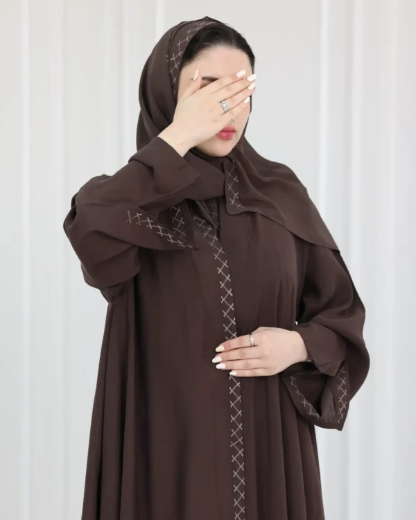 ⁦عباية آية كلوش جملي بتطريز شك مخفي⁩ - الصورة ⁦2⁩