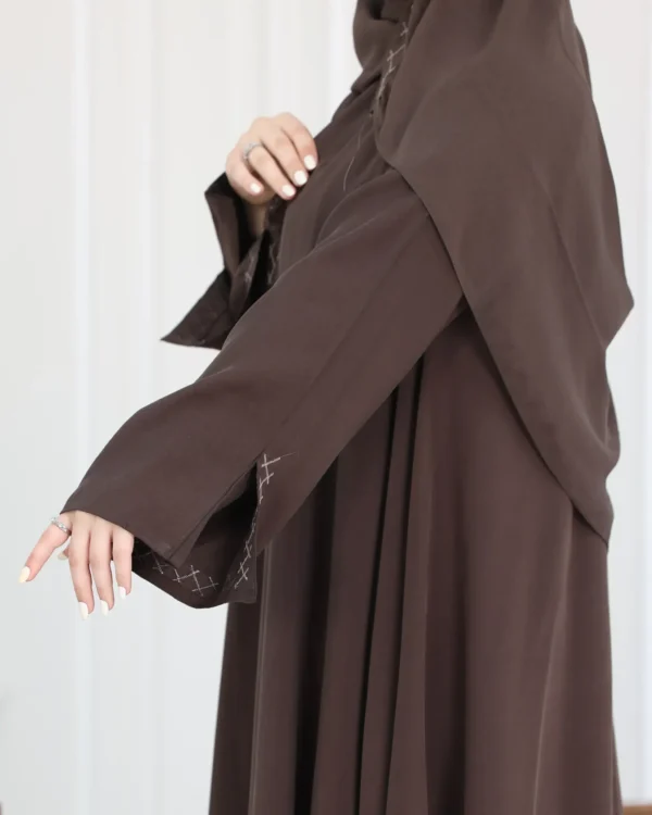 ⁦عباية آية كلوش جملي بتطريز شك مخفي⁩ - الصورة ⁦4⁩