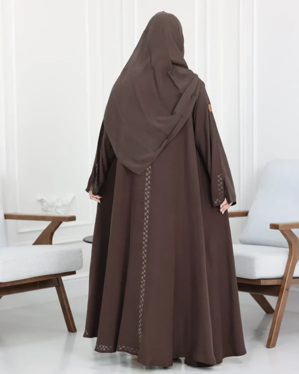 ⁦عباية آية كلوش جملي بتطريز شك مخفي⁩ - الصورة ⁦6⁩