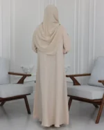 ⁦عباية بيج محددة بفصوص⁩ - الصورة ⁦4⁩