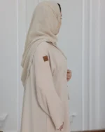 ⁦عباية بيج محددة بفصوص⁩ - الصورة ⁦5⁩