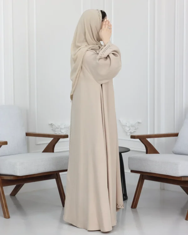 ⁦عباية كلوش اية بيج بتطريز شك مخفي⁩ - الصورة ⁦4⁩