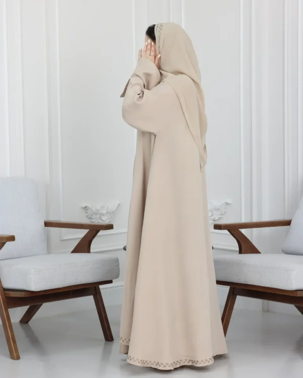 ⁦عباية كلوش اية بيج بتطريز شك مخفي⁩ - الصورة ⁦5⁩