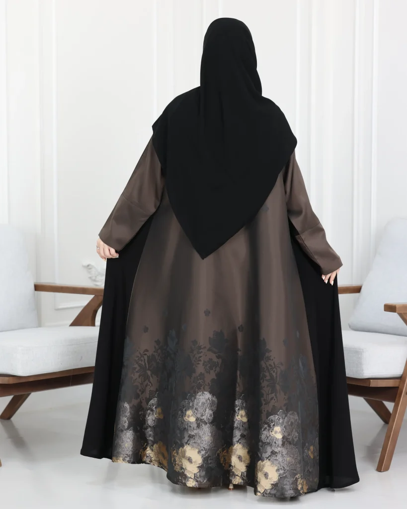 عباية لميس جاكار بني من الخلف مرسومة بورود