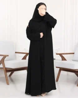 عباية اسود محددة بفصوص