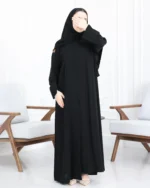 ⁦عباية رنا اسود ناعمة بكسرة من الخلف⁩ - الصورة ⁦3⁩