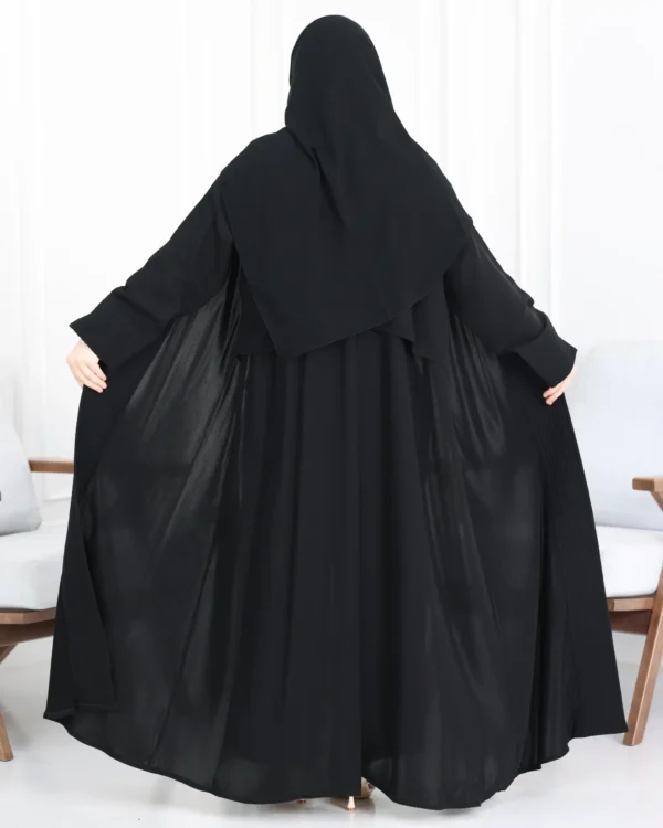 ⁦عباية رنا اسود ناعمة بكسرة من الخلف⁩ - الصورة ⁦2⁩