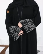 ⁦عباية أجوان بشك رمادي على اكمام⁩ - الصورة ⁦2⁩