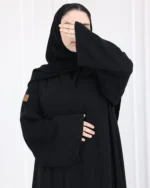 ⁦عباية احلام كلوش مزينة بخيوط مخفية اسود ناعم⁩ - الصورة ⁦2⁩