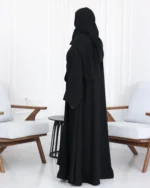 ⁦عباية احلام كلوش مزينة بخيوط مخفية اسود ناعم⁩ - الصورة ⁦4⁩